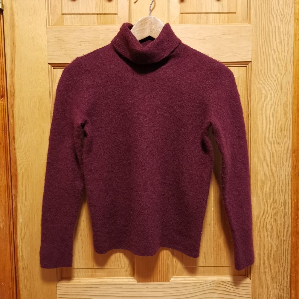 Apt. 9 100% cashmere turtleneck sweater (M)